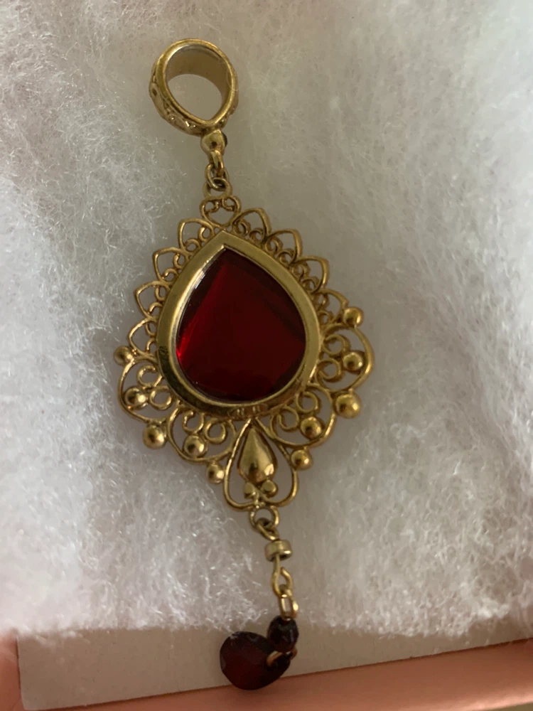 Gold-tone red gemstone dangle pendant - photo 2