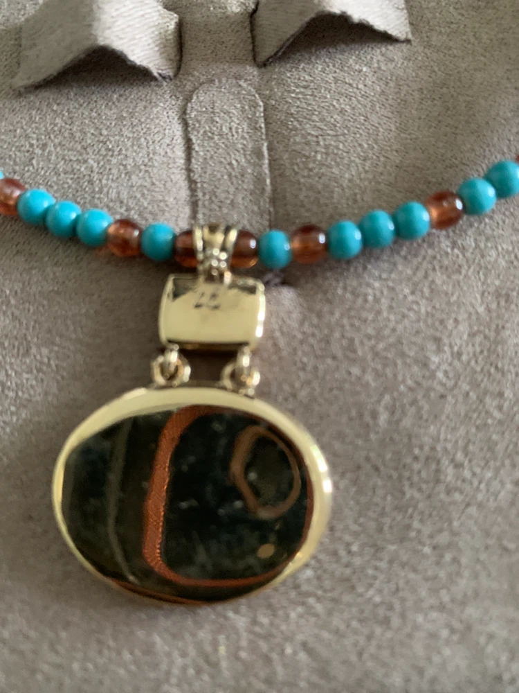 Beaded Necklace with Oval Pendant - photo 3
