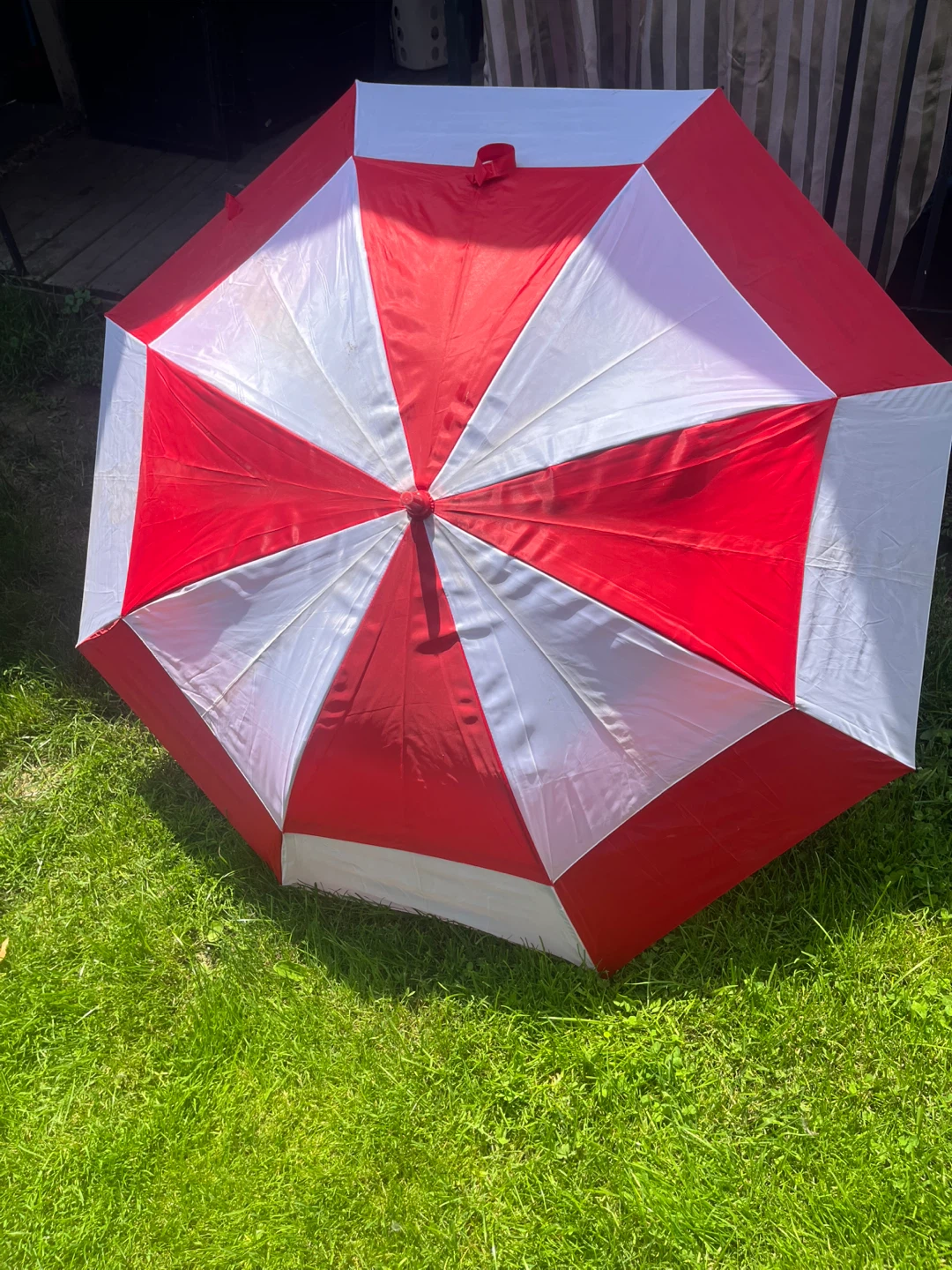 Red and White Umbrella - photo 2