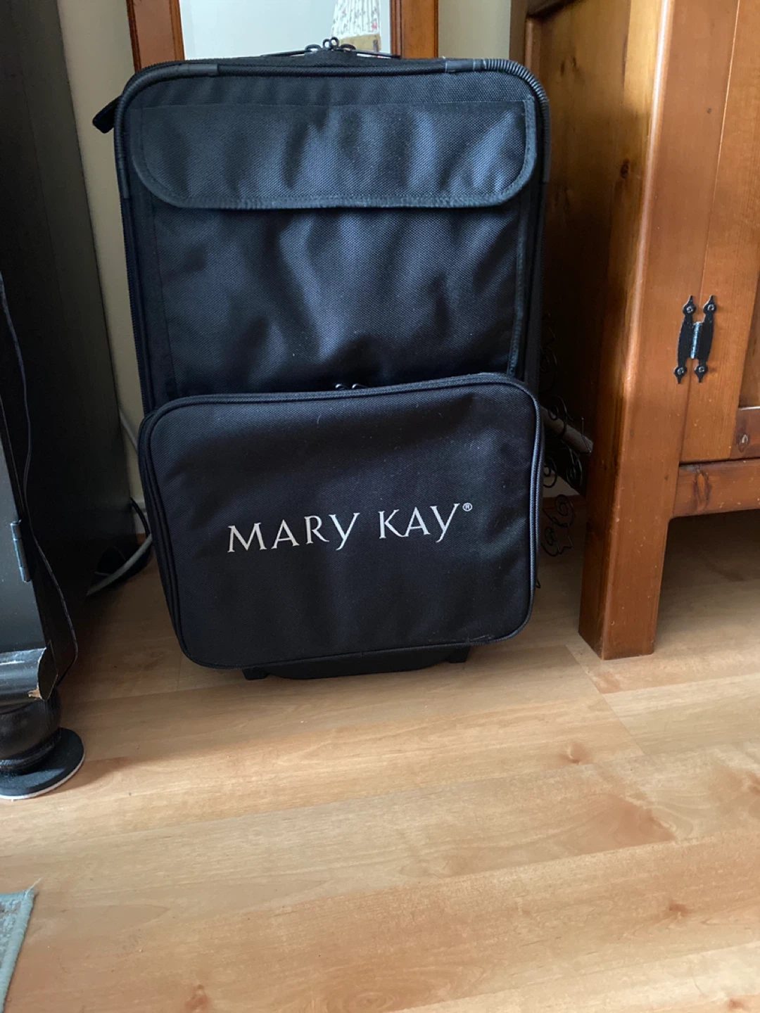 Mary Kay Makeup Train Case Rolling Bag