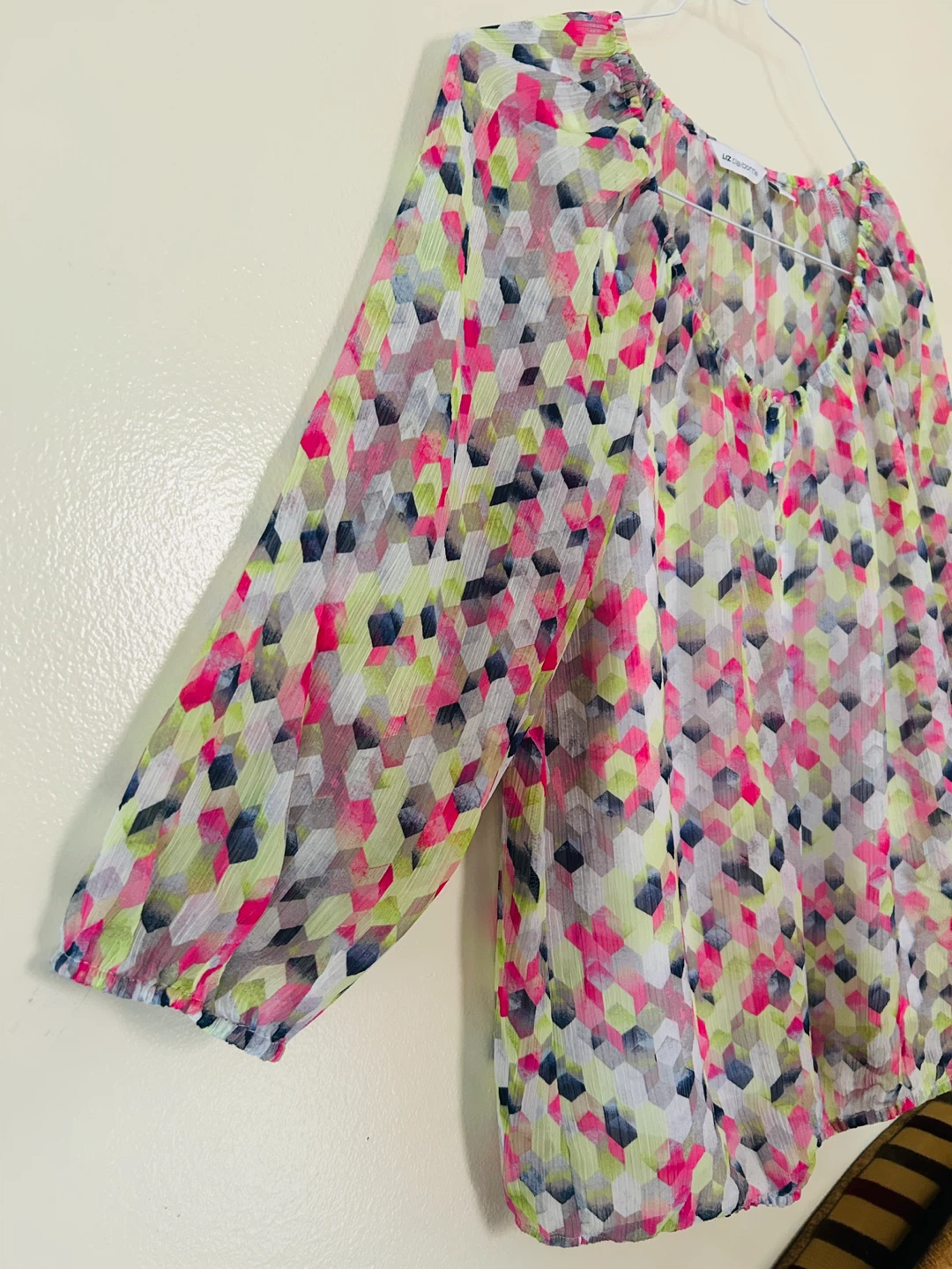 Liz Claiborne Geometric Print Blouse - photo 3