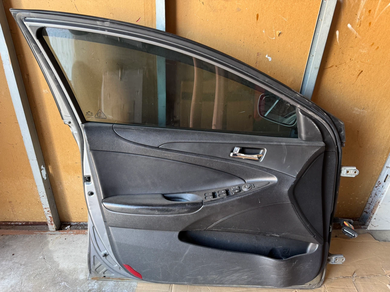 Front Left Door Assembly for Hyundai Sonata 2011-2015 - Silver - photo 2