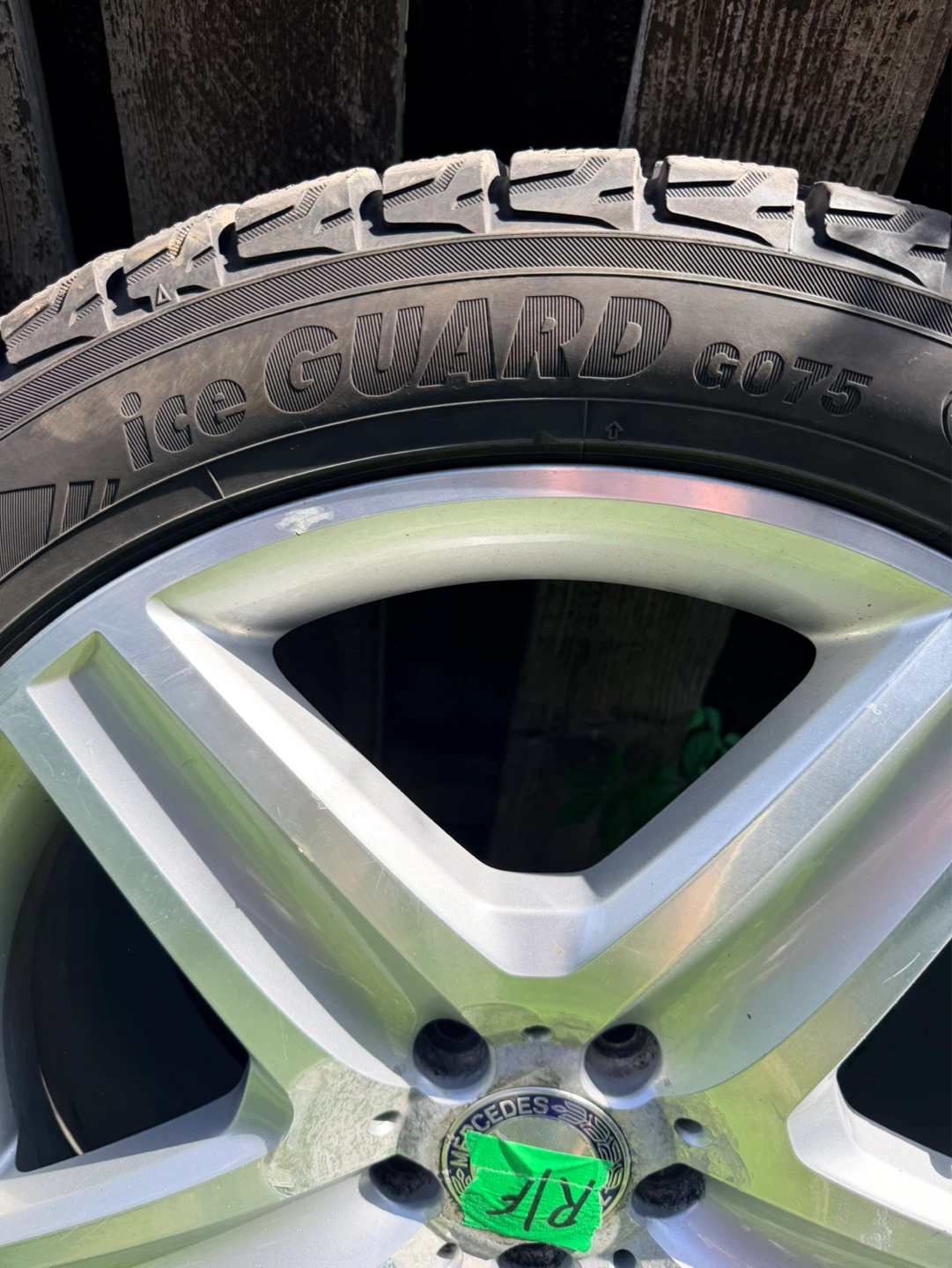 265/45/20 Yokohama Winter Tire Set - photo 3
