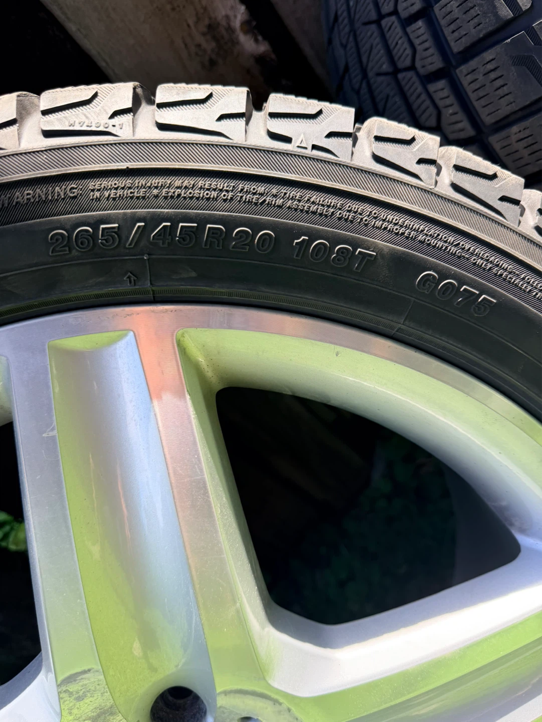 265/45/20 Yokohama Winter Tire Set - photo 4