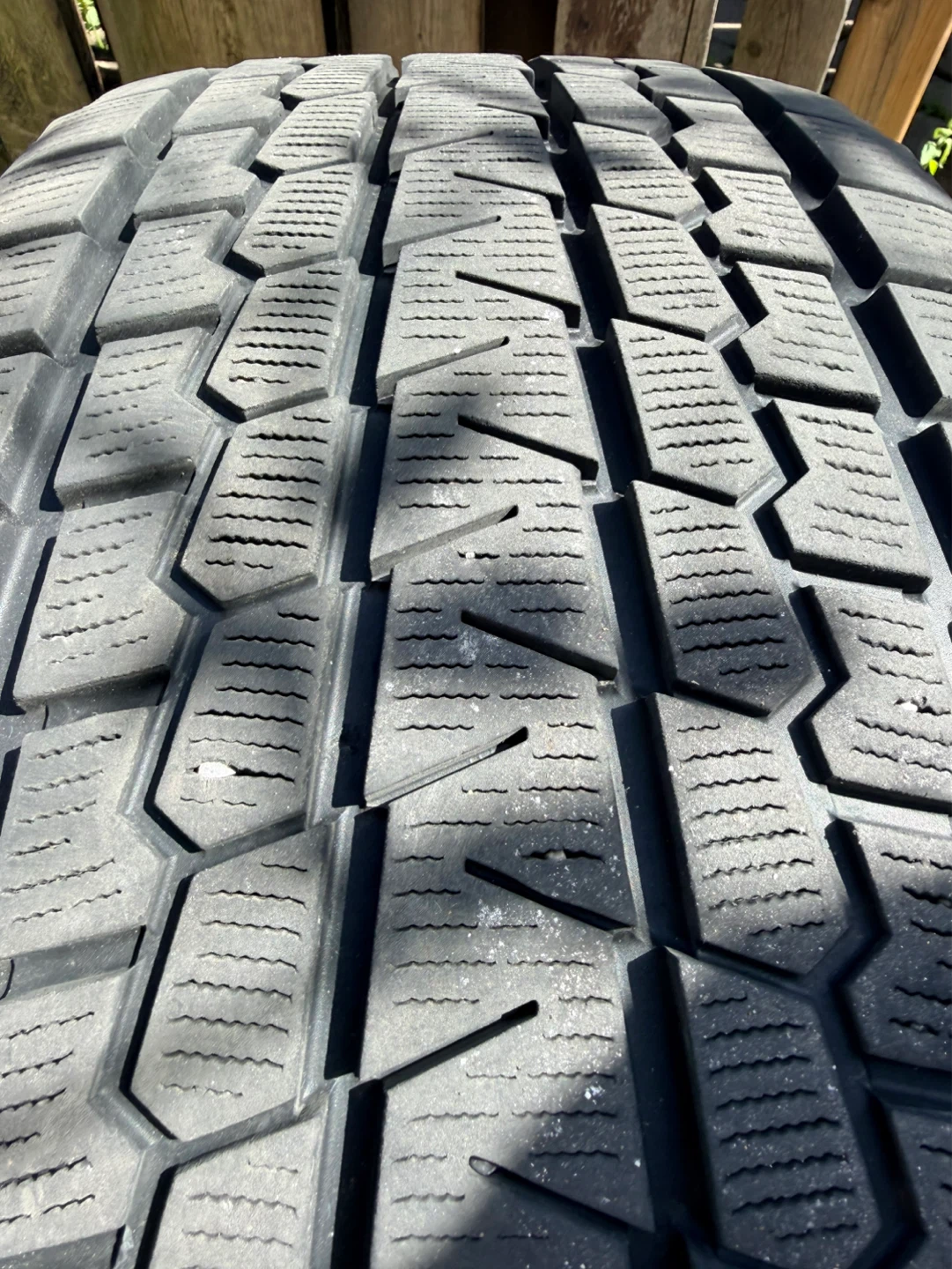 265/45/20 Yokohama Winter Tire Set - photo 5