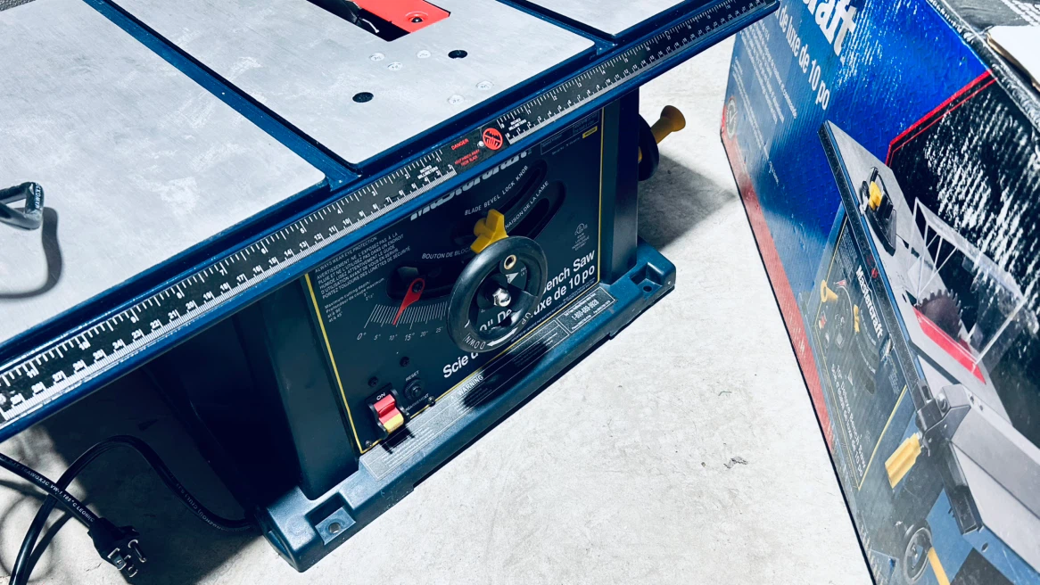 Mastercraft 10” Deluxe Table Saw - photo 4