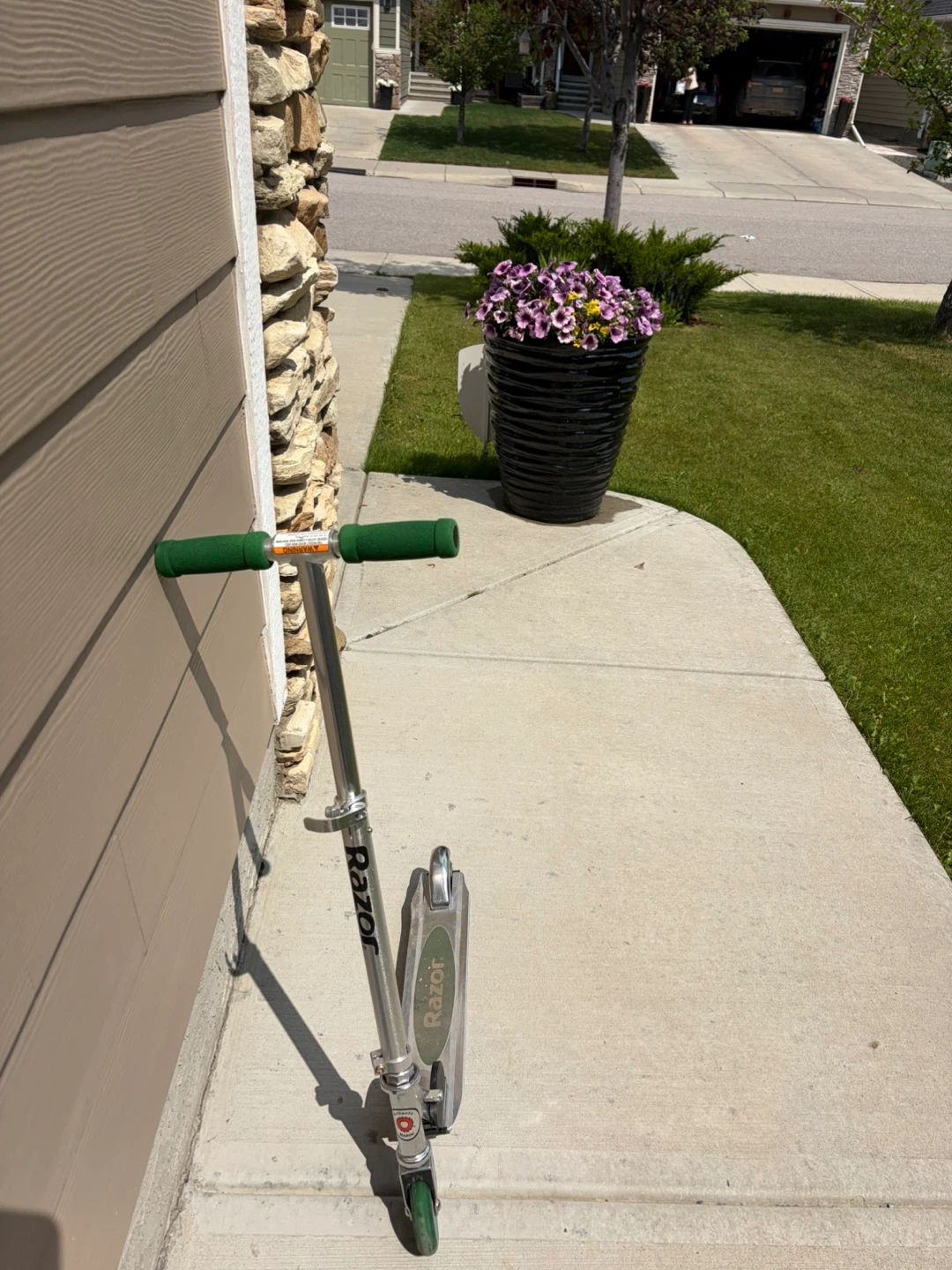 Razor Kick Scooter - Good Condition - photo 2