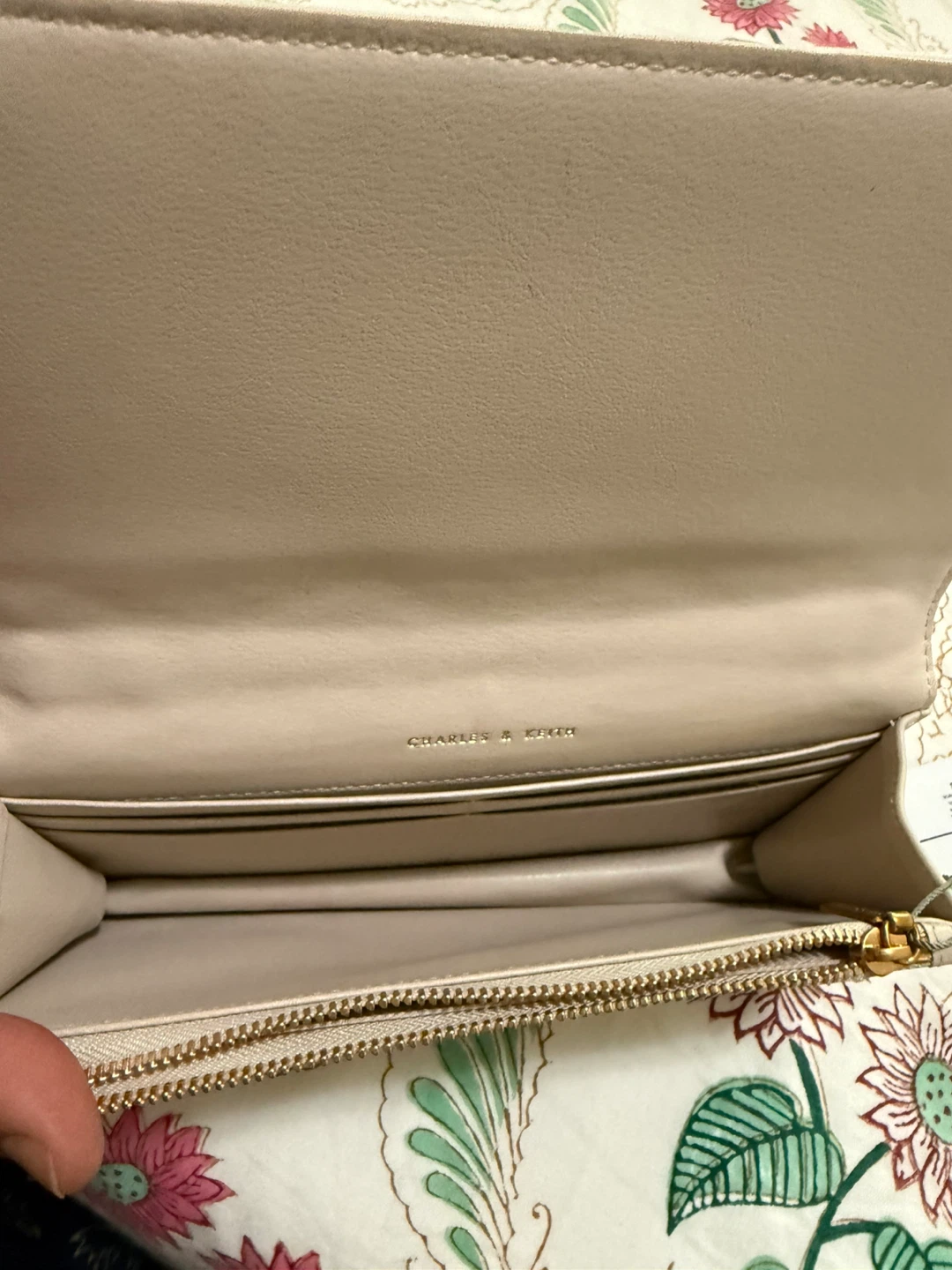 Charles & Keith Quilted Wallet Cream - photo 2