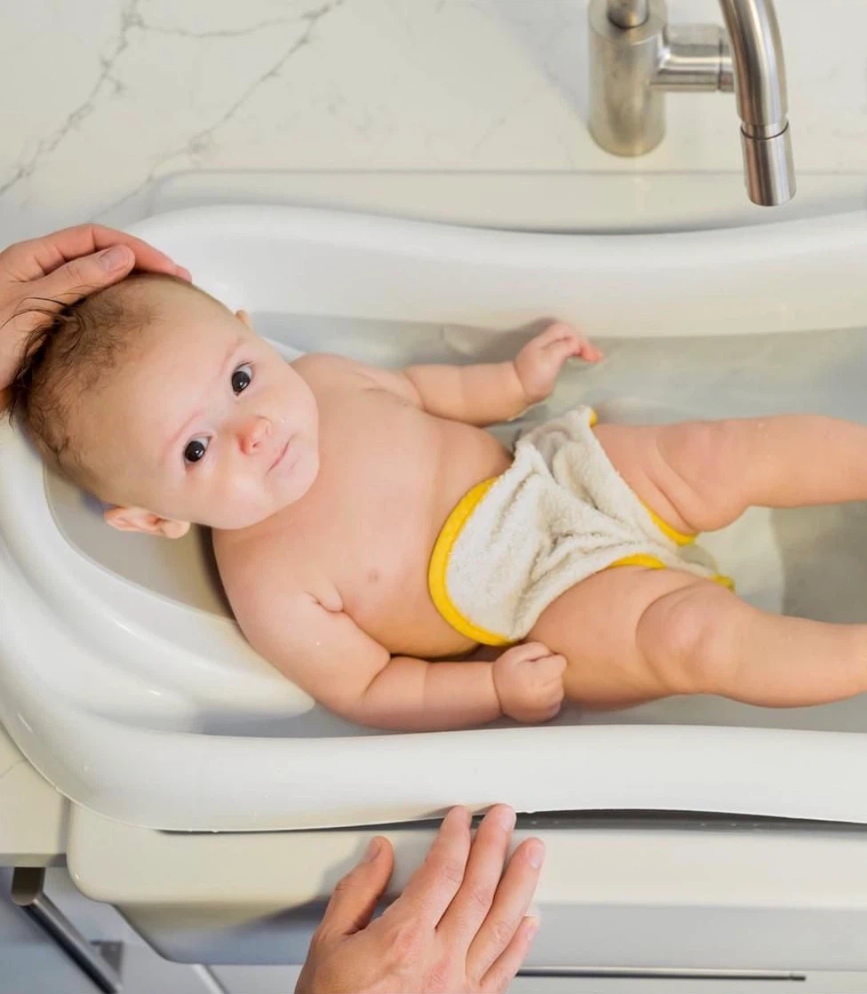 The First Years Sure Comfort Newborn to Toddler Tub - photo 4