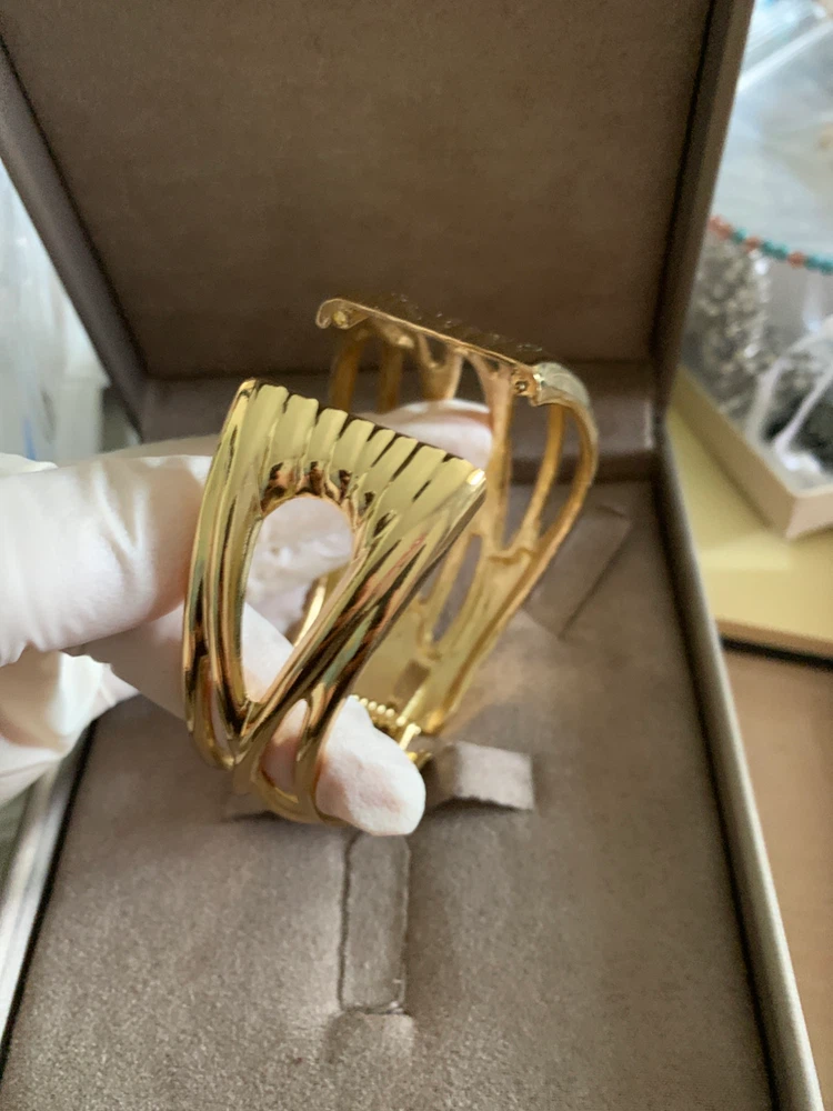 Gold Tone Bangle Bracelet - photo 2