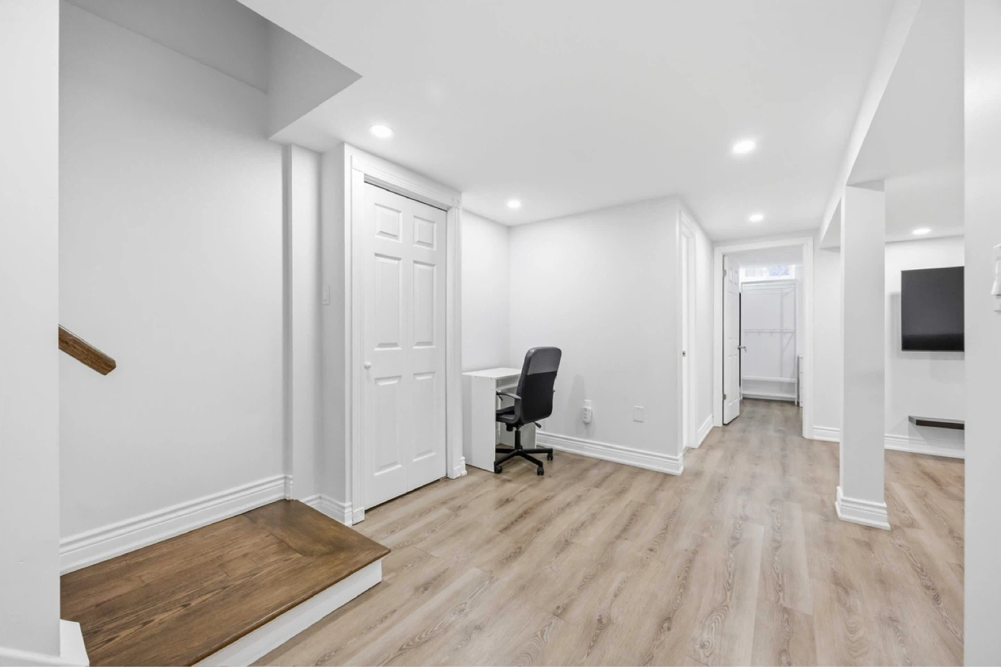 Basement Rental (Available July) Dufferin & Major Mackenzie) - photo 3