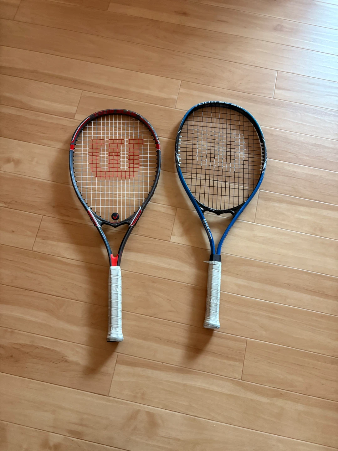 Two Wilson Tennis Racquets - Red & Blue - photo 3