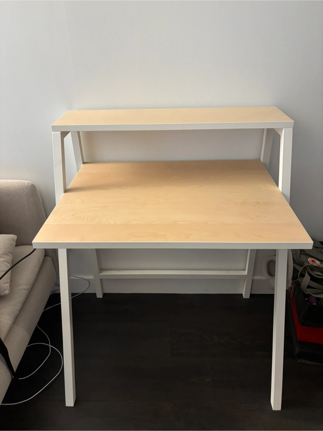 White and wood desk with hutch - photo 2