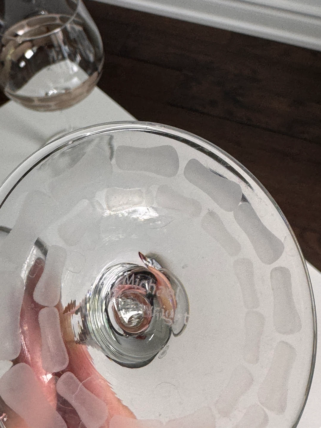 Set of 2 Michael Wainwright Wine Glasses - photo 2