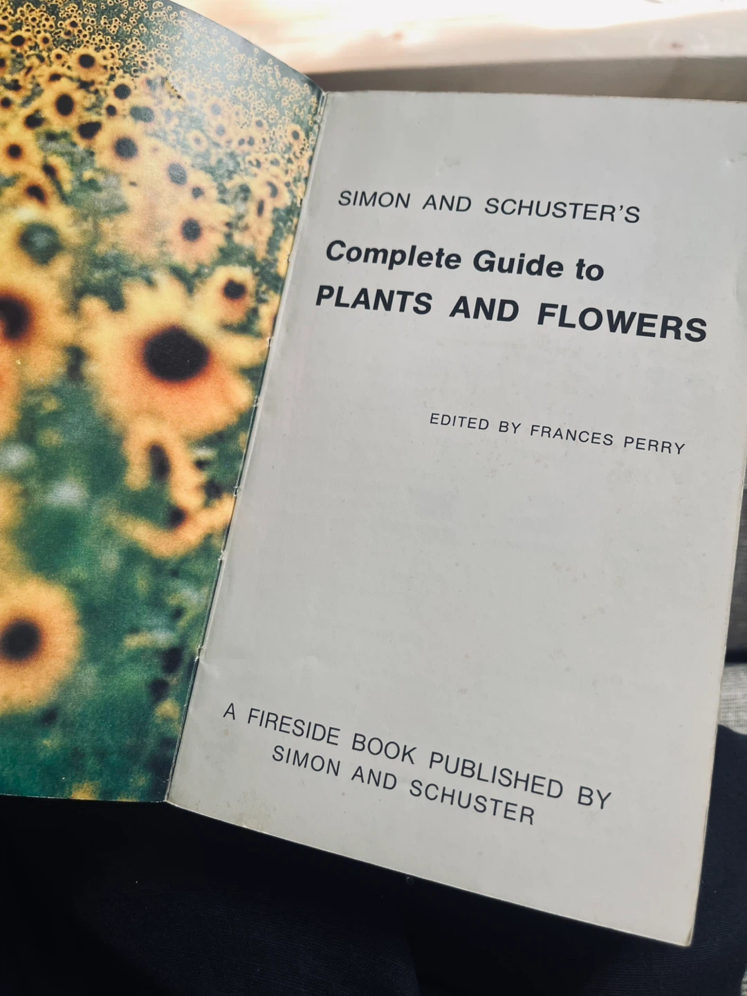 Simon & Schuster's Complete Guide to Plants and Flowers Book - photo 4