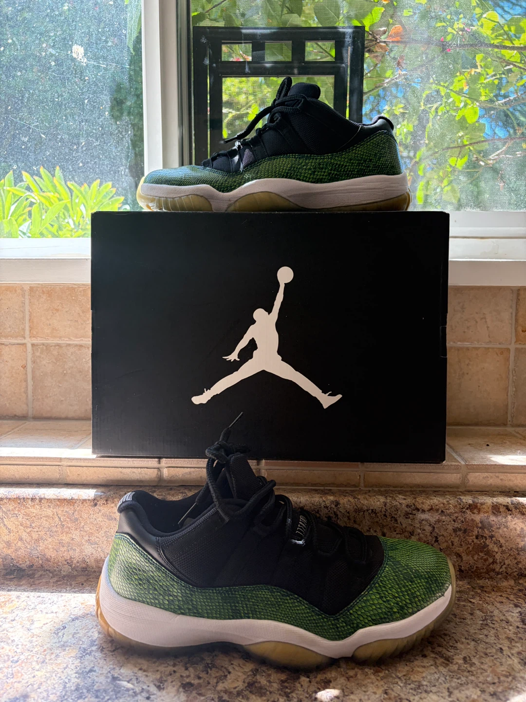 Air Jordan 11 Retro Low Green Snakeskin