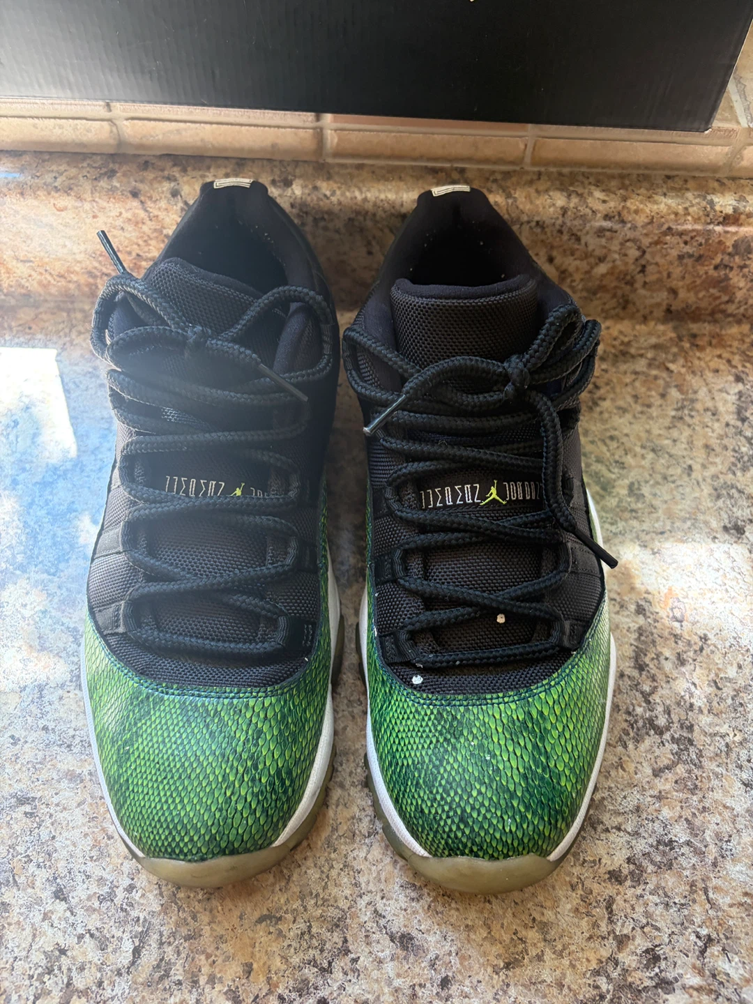 Air Jordan 11 Retro Low Green Snakeskin - photo 4