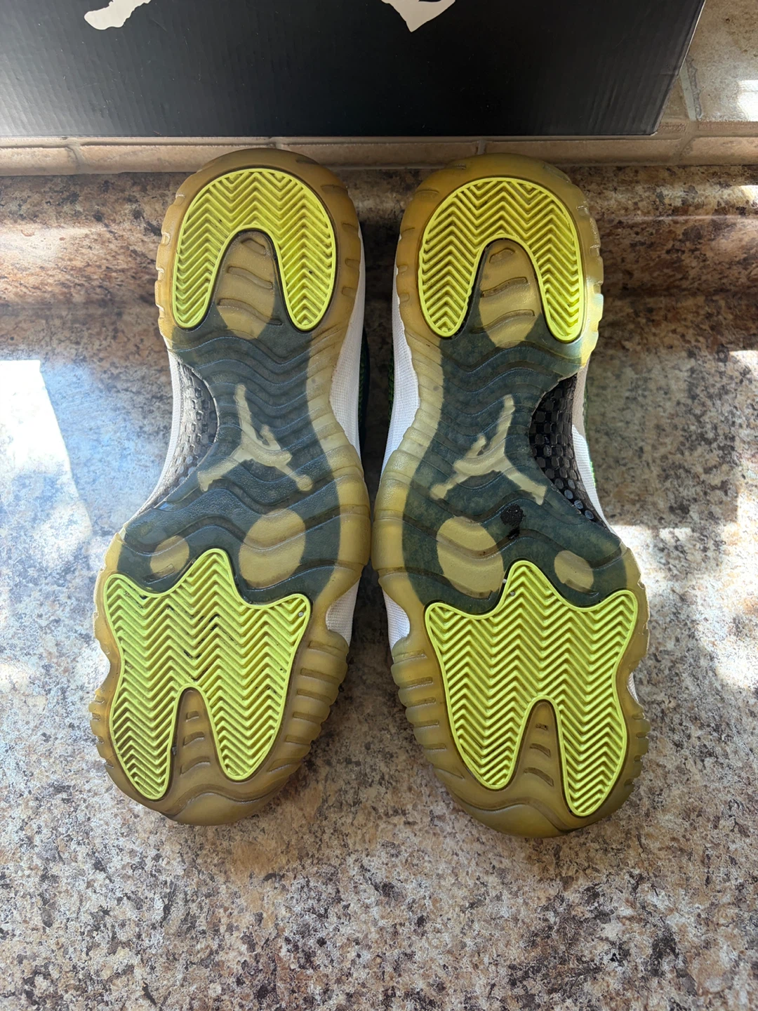 Air Jordan 11 Retro Low Green Snakeskin - photo 5