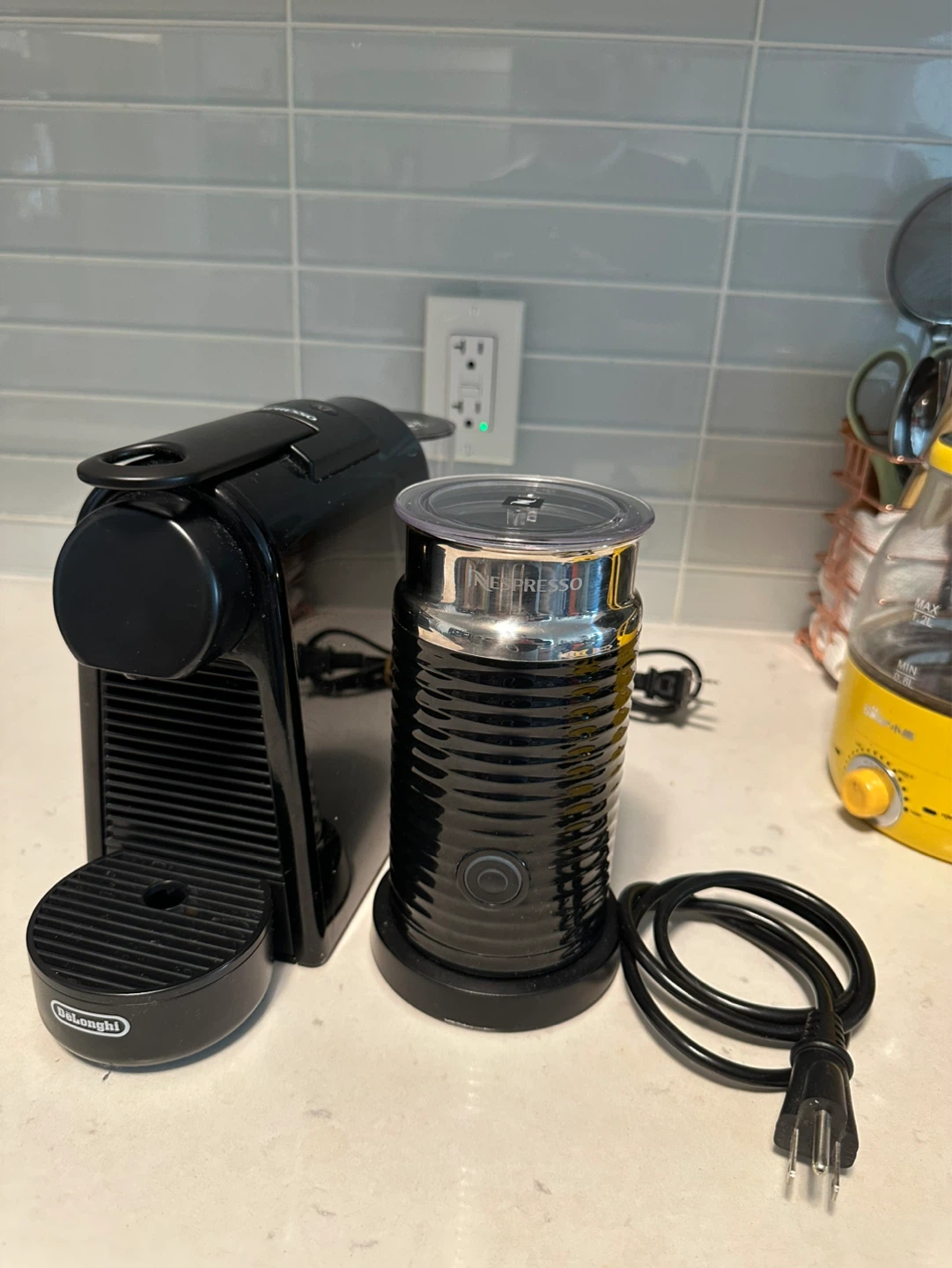 Nespresso Essenza Mini & Aeroccino 3 Milk Frother - photo 4