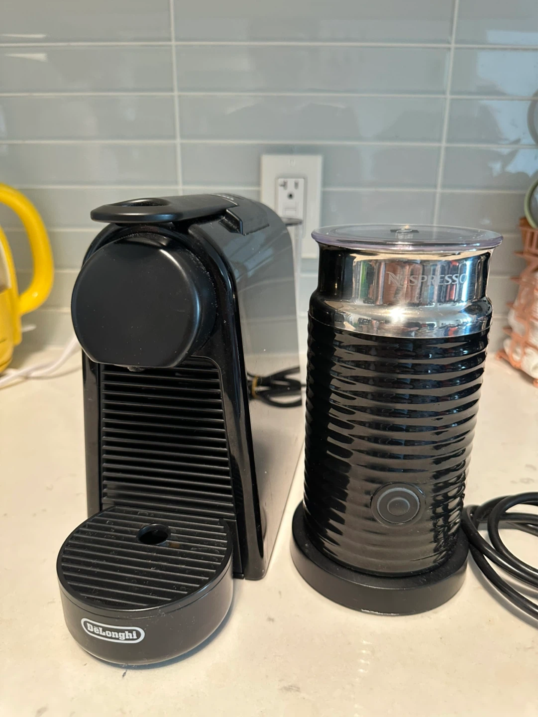 Nespresso Essenza Mini & Aeroccino 3 Milk Frother - photo 3