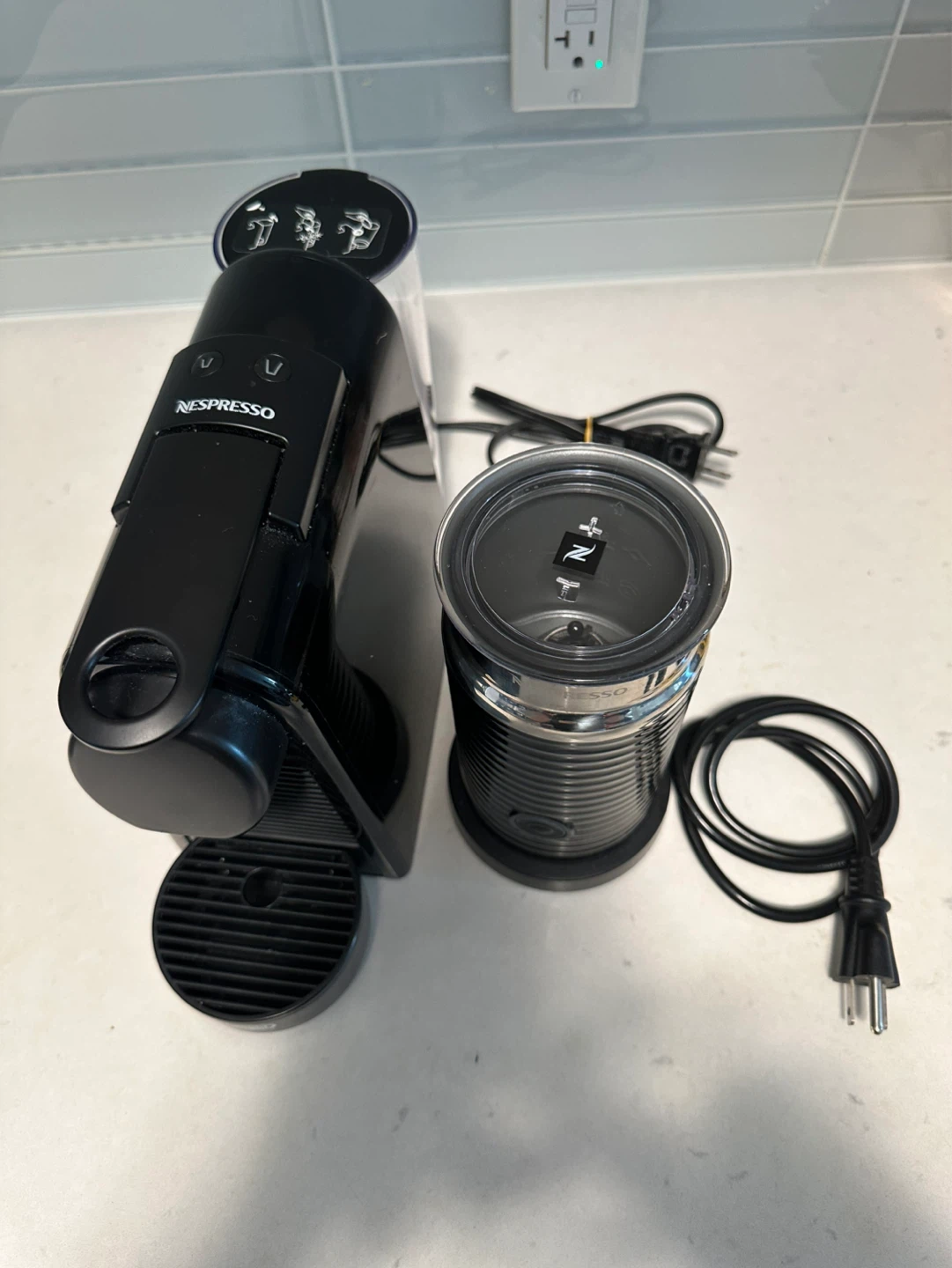 Nespresso Essenza Mini & Aeroccino 3 Milk Frother - photo 2
