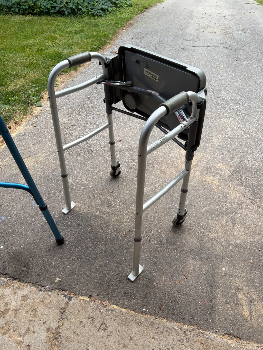 Folding Walker with Tray