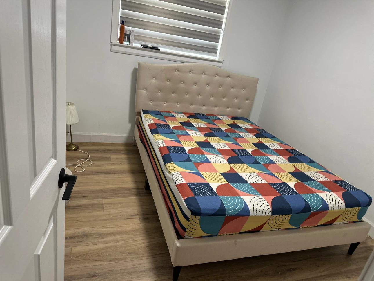 Tufted Headboard Bed Frame and mattress - photo 2