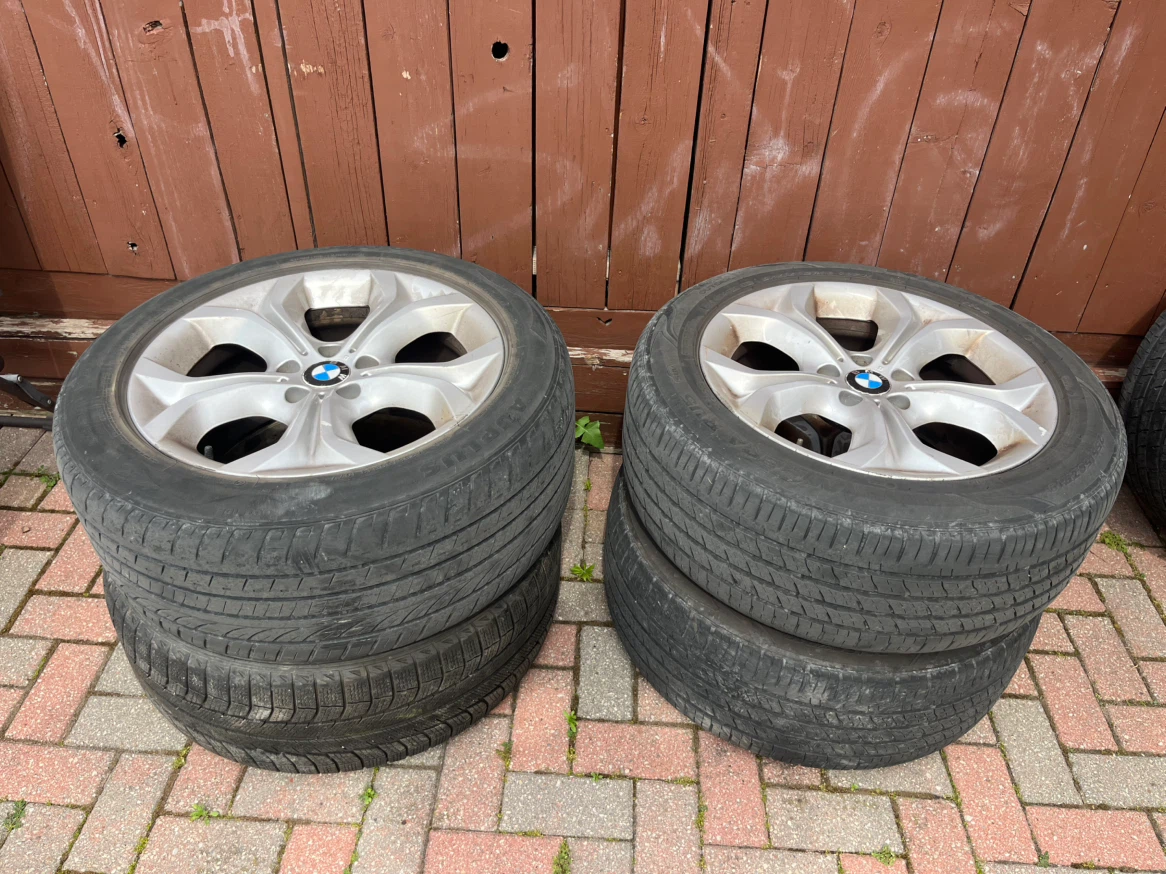 BMW Alloy Wheels Set