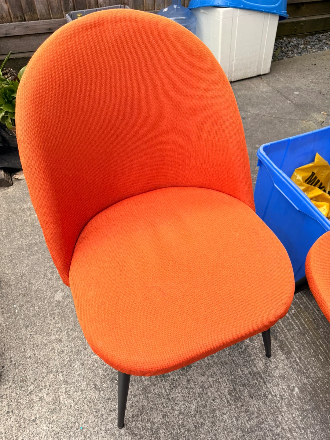 Free 4 orange dining chairs - photo 5