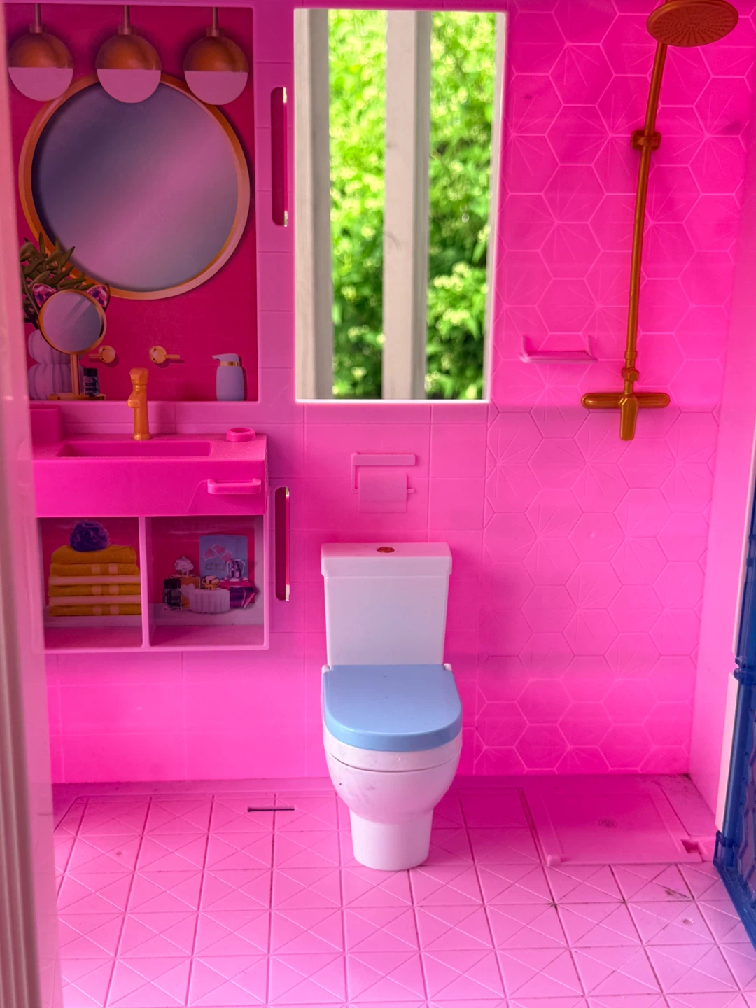 Barbie Dreamhouse with Pool and Slide - photo 5