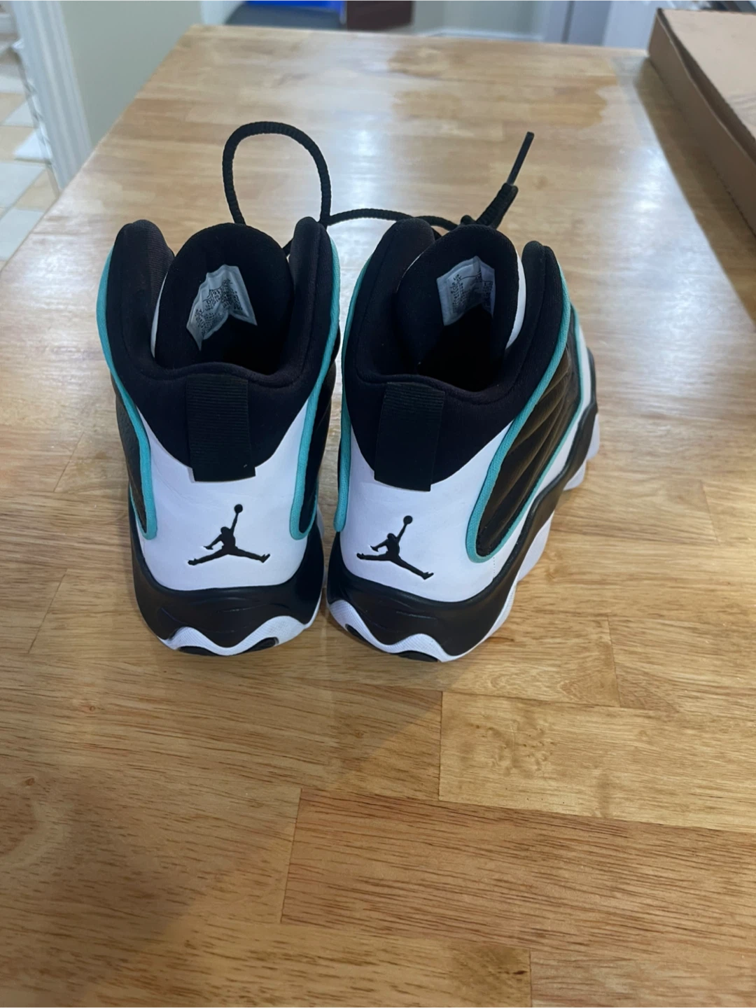 Jordan Pro Strong woman’s size 7 men’s 5.5 mint condition - photo 4
