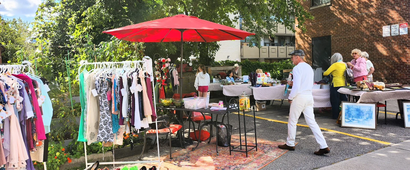 Yard sale and community market. - photo 2
