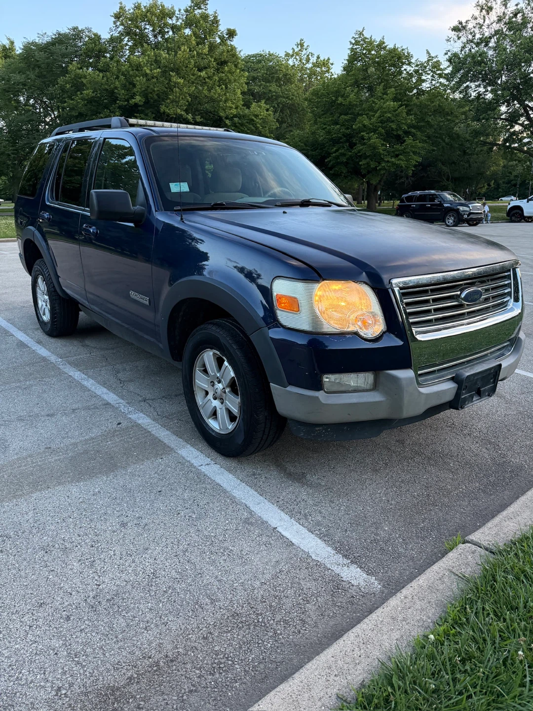 07 Blue Ford Explorer SUV