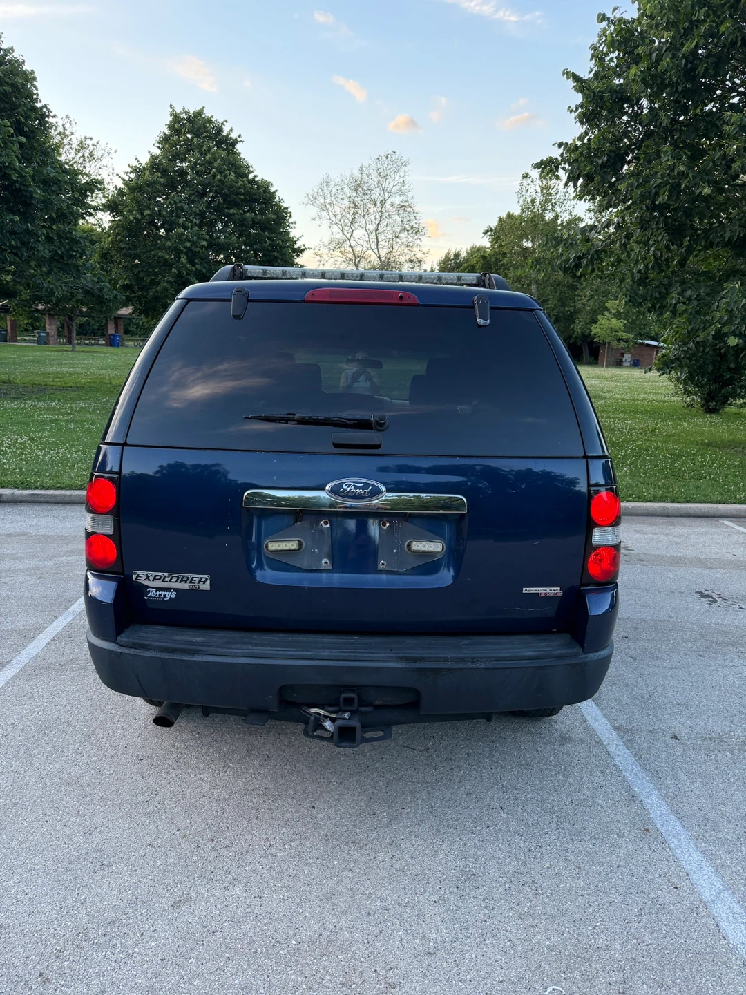 07 Blue Ford Explorer SUV - photo 4
