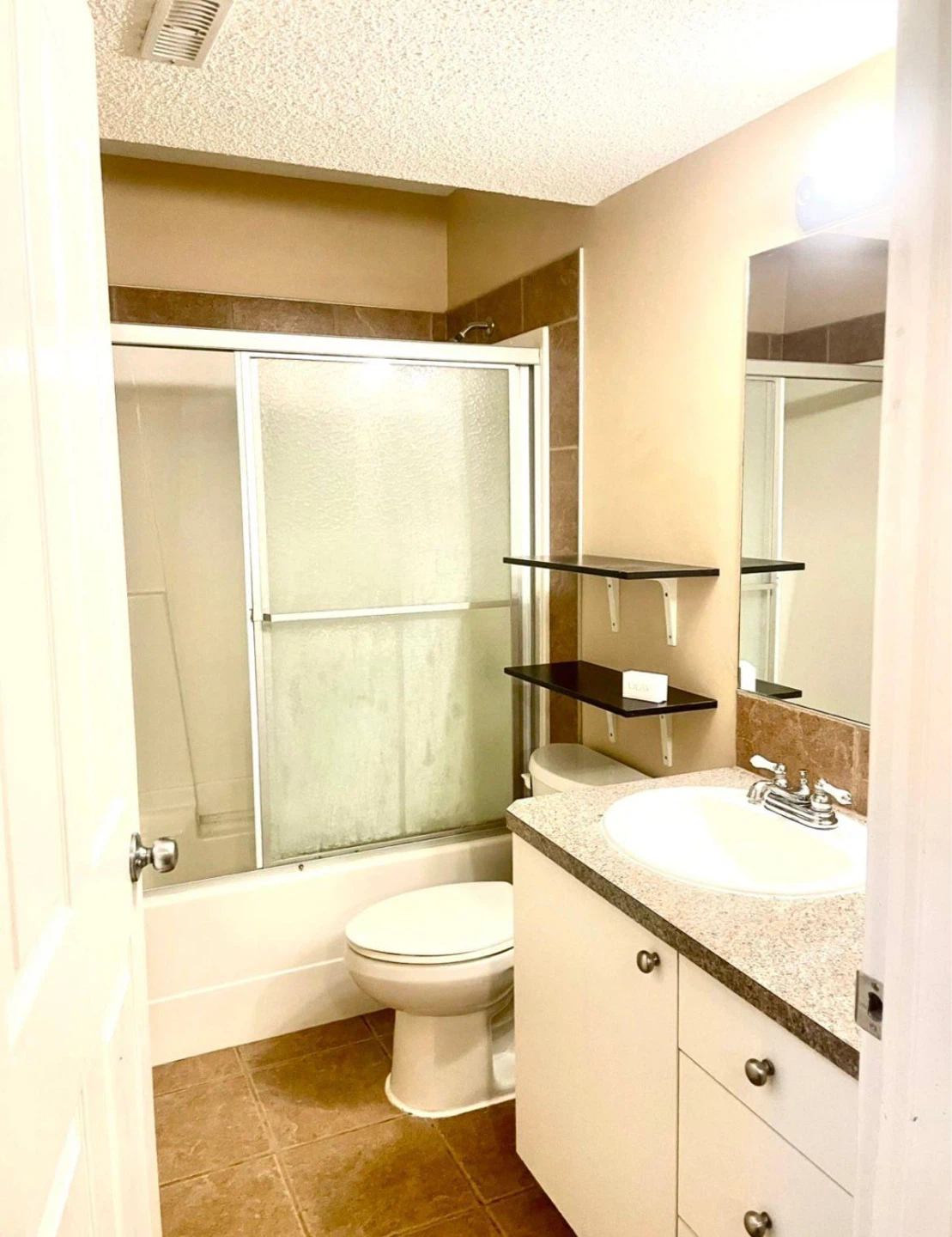 Basement for rent in NE Calgary - photo 5
