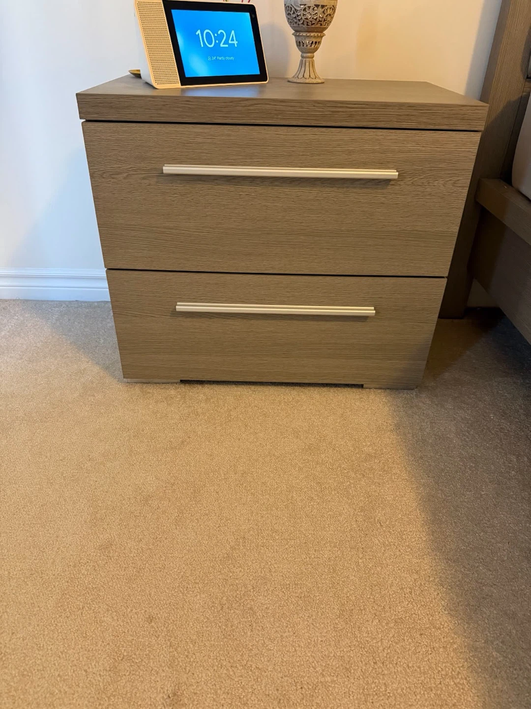 Moving sale — gorgeous Leon’s bedroom set + console table 🏡 - photo 3