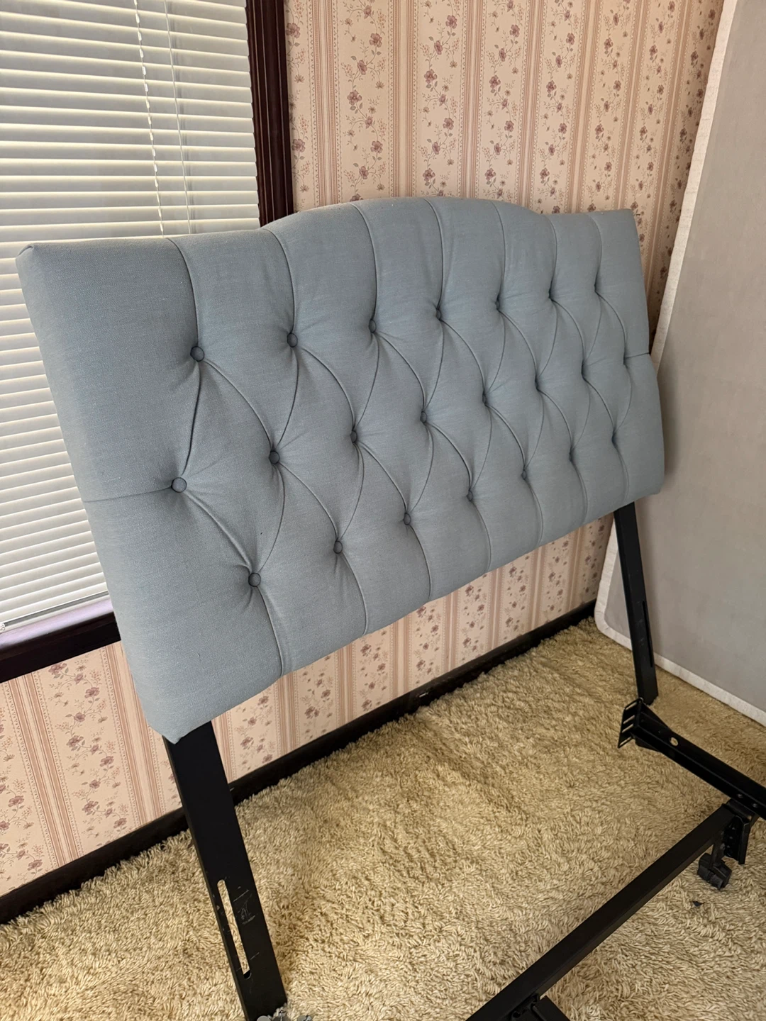 Safavieh Tufted Headboard / Bed Frame / Full size mattress - photo 2