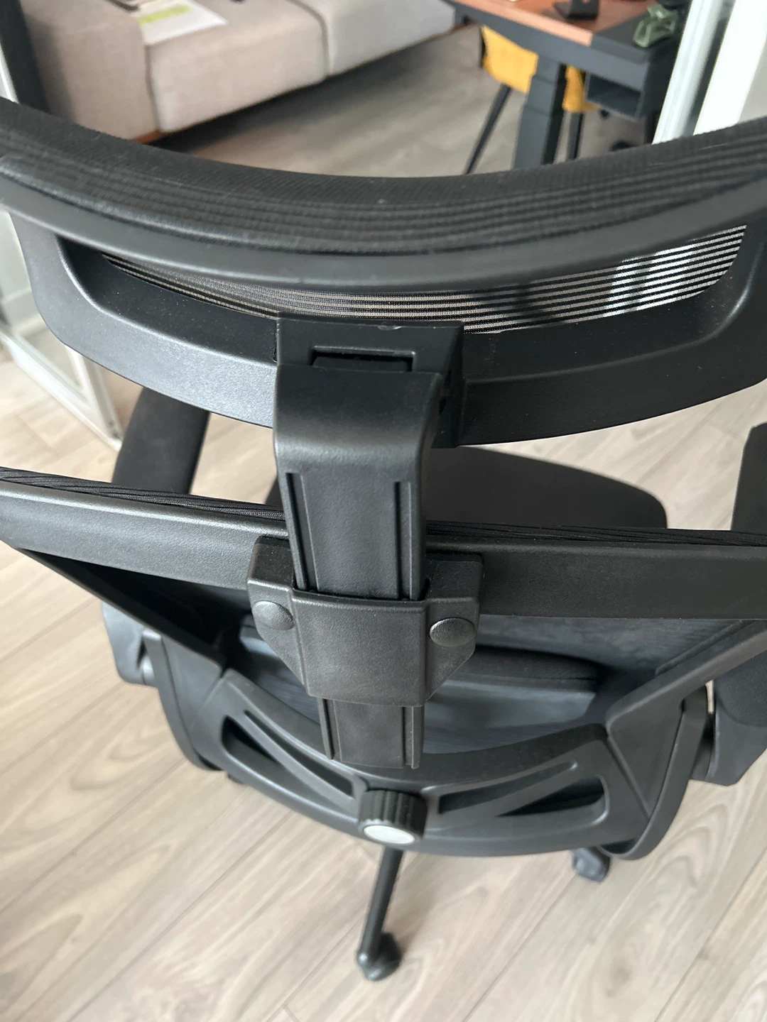 Ergonomic Mesh Office Chair - photo 2