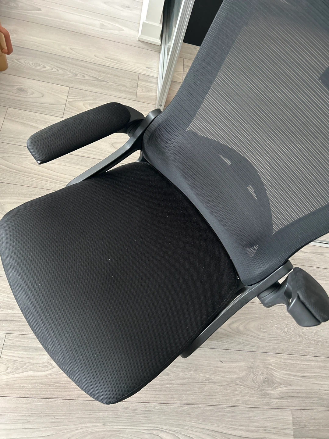 Ergonomic Mesh Office Chair - photo 3