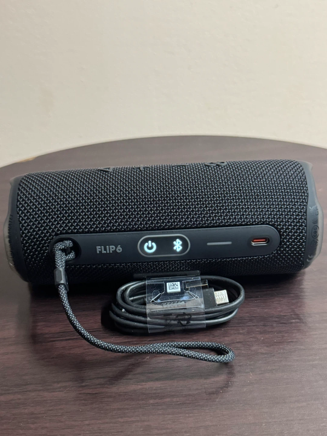 Genuine JBL Flip 6 Black Color. n Great Condition Like New