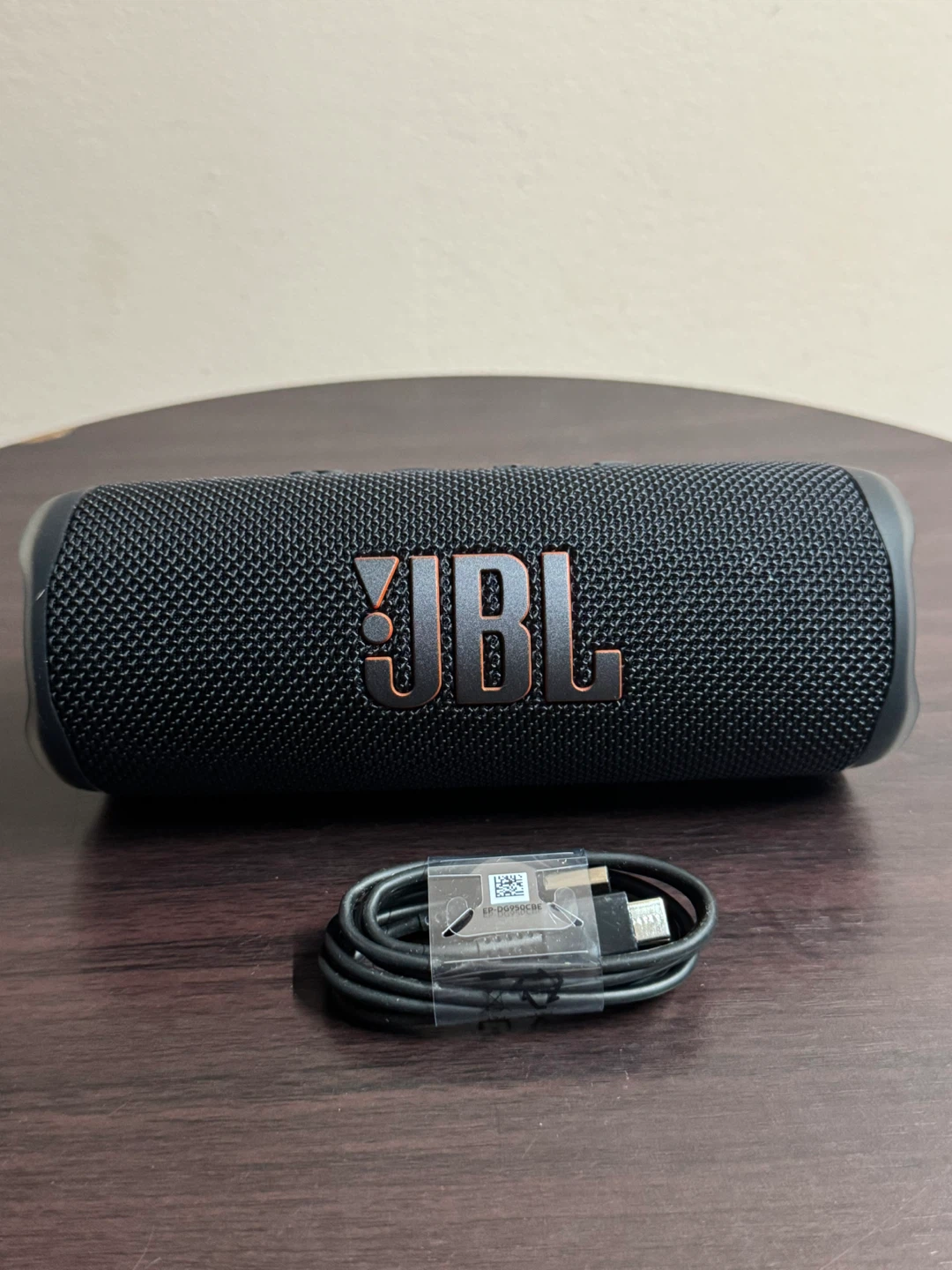 Genuine JBL Flip 6 Black Color. n Great Condition Like New - photo 2