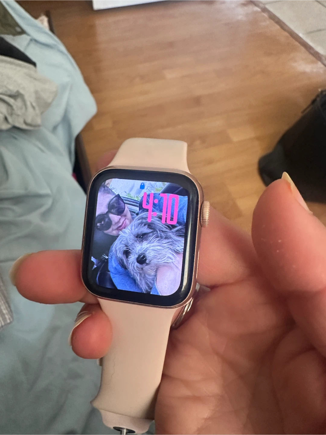 Apple Watch Series 5 Gold Aluminium Case