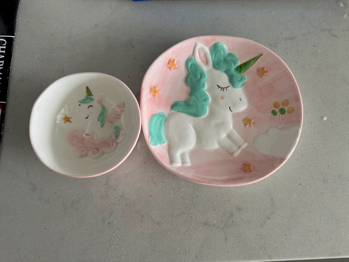 Moving sales- must go cute unicorn set 2pcs