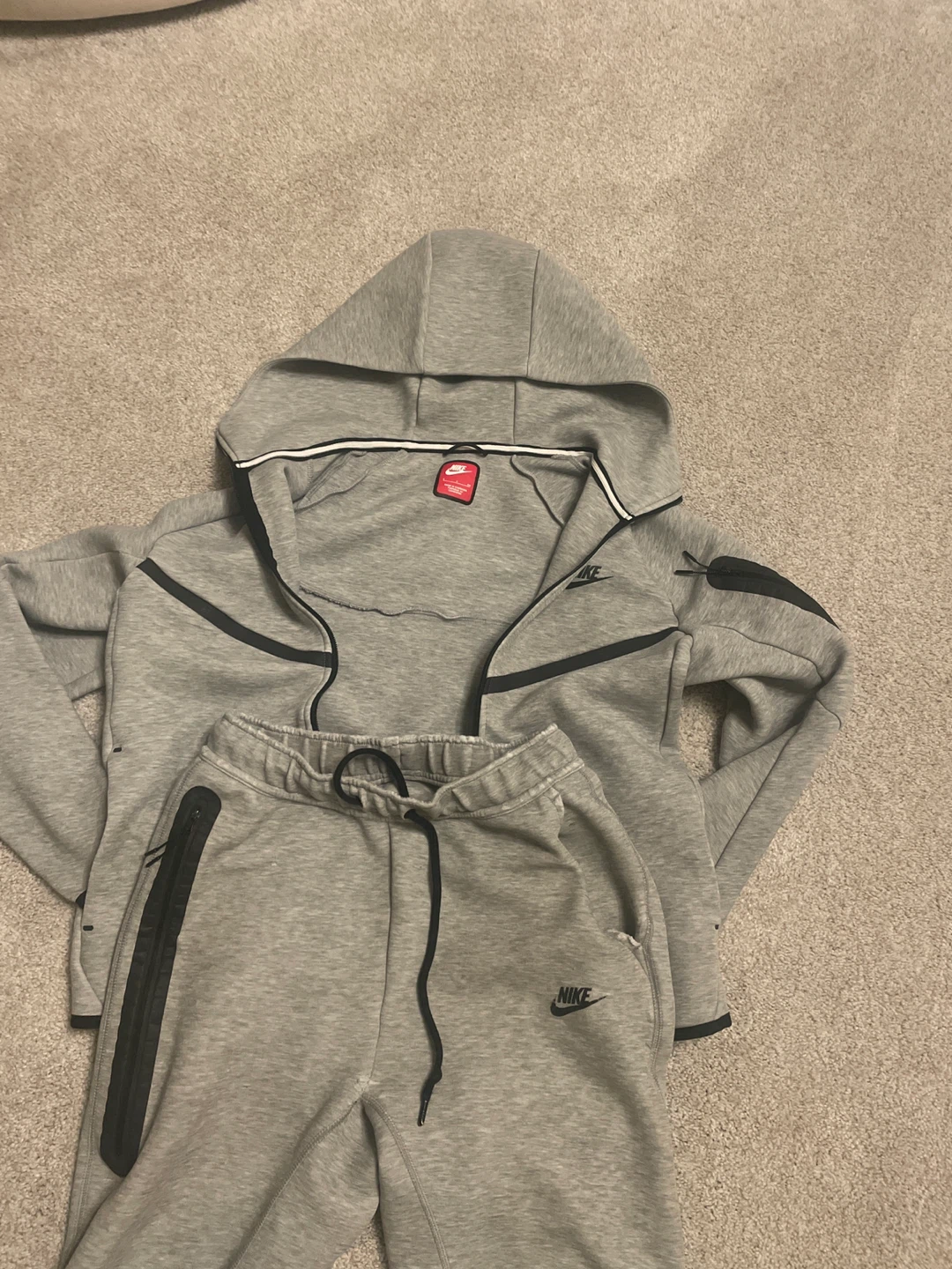 Nike Tech Fleece Full Zip Hoodie and Pants Set