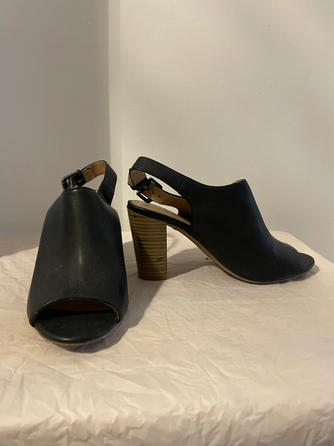 Old Navy Black Slingback Heels