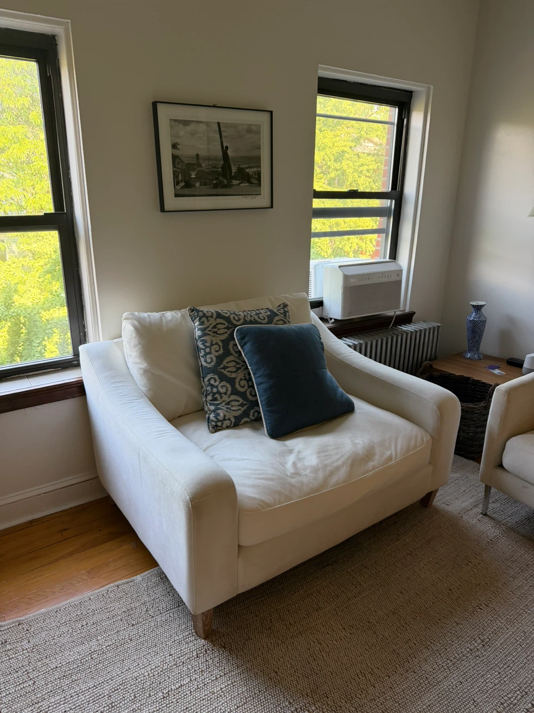 Charming Modern Loveseat [RRP $1,200] - photo 3