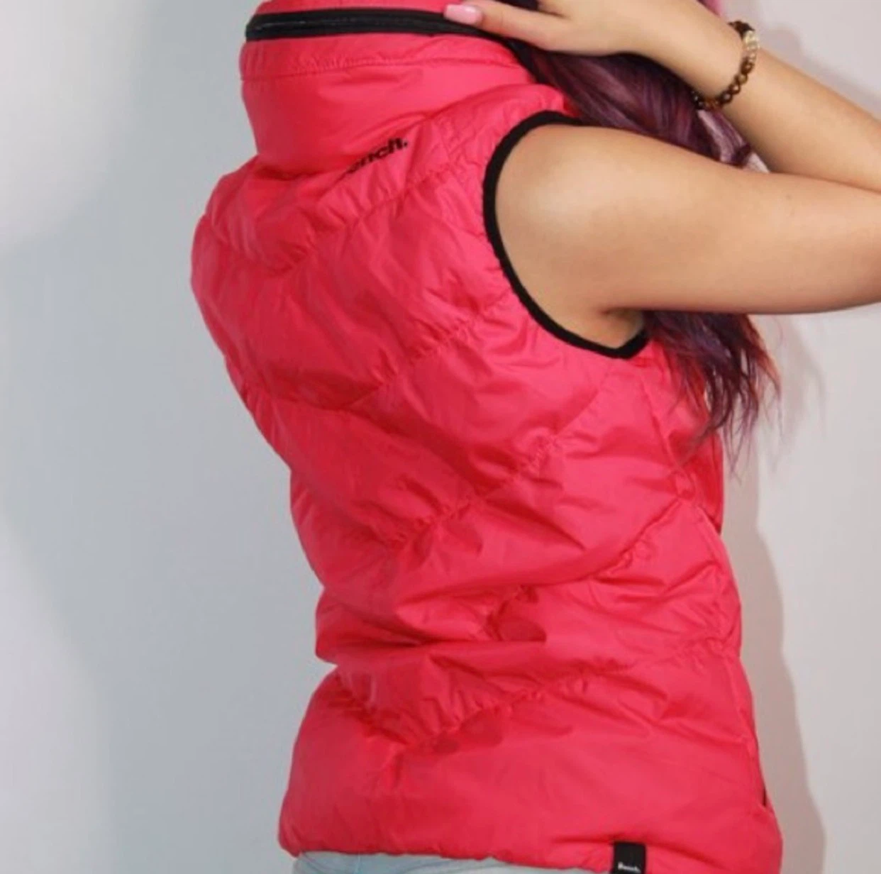 Bench hot pink puffer quilted vest. Front pockets Hideaway hood - photo 2