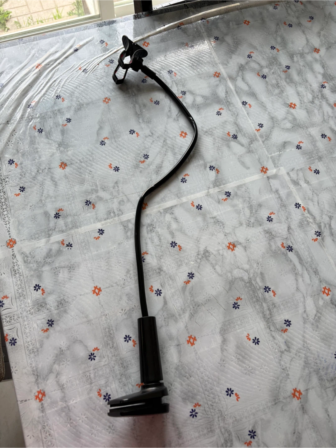 Flexible Gooseneck Phone Holder - photo 2