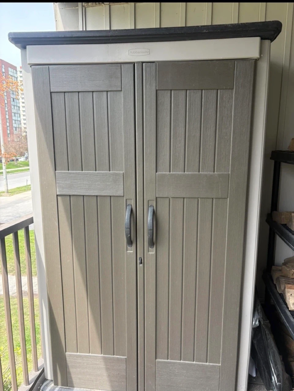 Rubbermaid Storage Cabinet