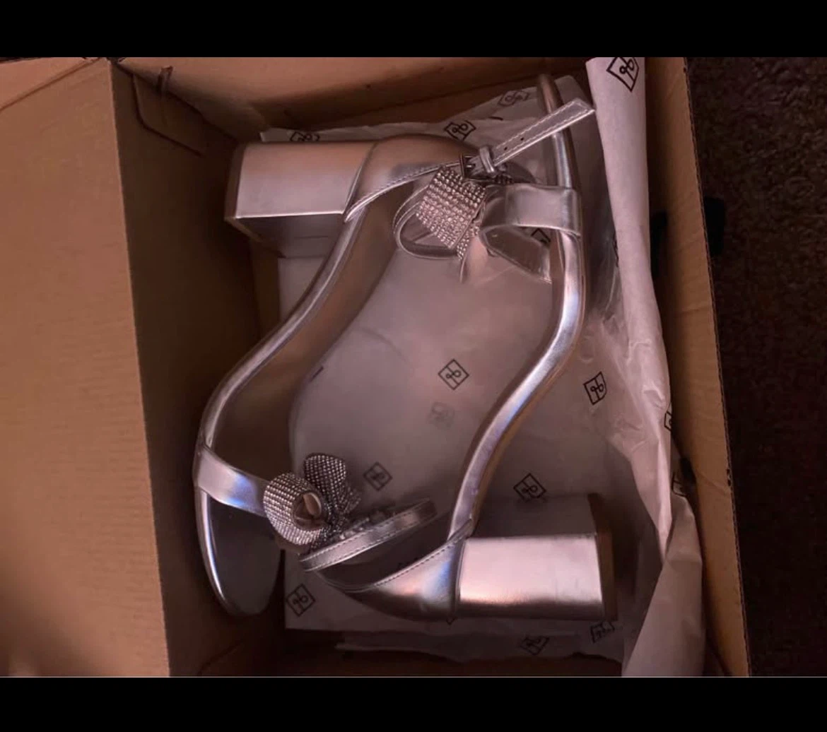 Silver heels  - 8.5W - photo 2